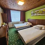 特莱夫堡迪酒店 3*