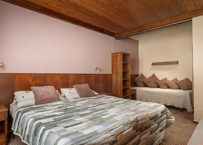 Tetrevi Boudy Hotel